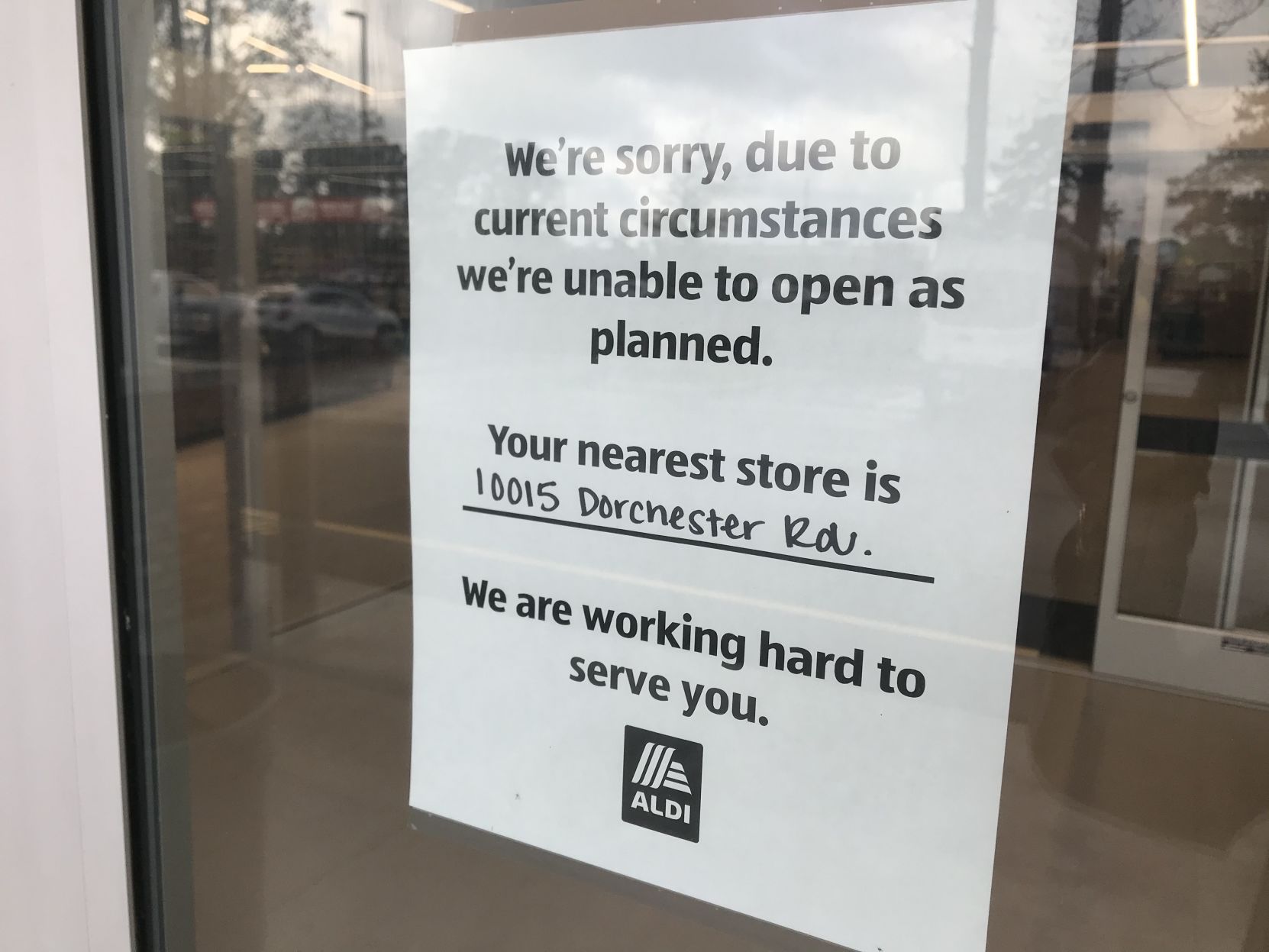 Aldi sign on Summerville door